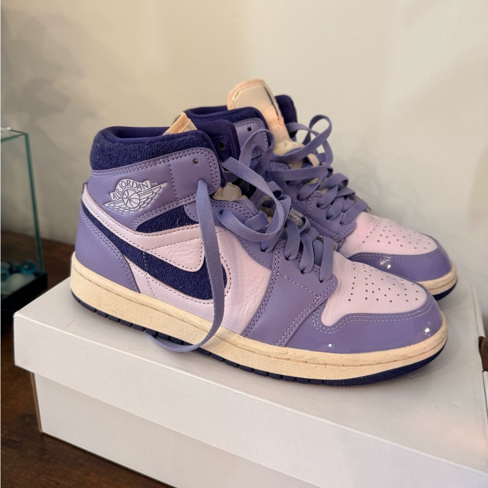 Nike Air Jordan Mid Top Sneakers Purple like new